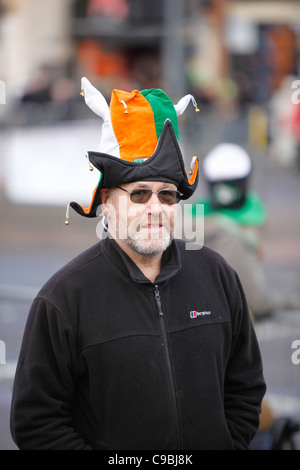 L'homme à St Patrick's Day Parade. Digbeth Birmingham 2011. Banque D'Images