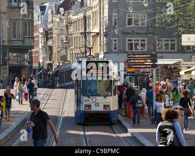 Les transports publics, les tramways à Amsterdam aux Pays-Bas Banque D'Images