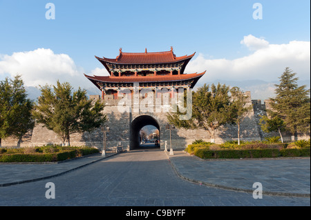 La Chine ancienne tour de la ville de Dali, Yunnan province Banque D'Images