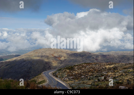 Vue panoramique des montagnes de la Serra da Estrela, Portugal, Europe Banque D'Images