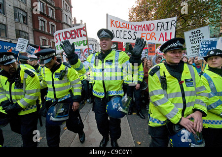 Manifestation étudiante à Londres le 9 novembre 2011 Banque D'Images