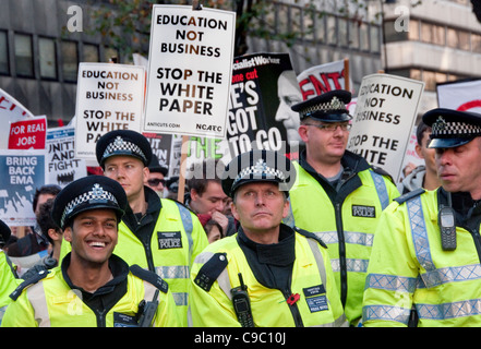 Manifestation étudiante à Londres le 9 novembre 2011 Banque D'Images