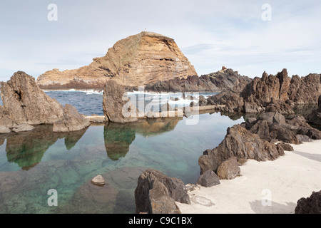 Piscinas naturais (piscines naturelles) à Porto Moniz, Madeira, Portugal, Europe Banque D'Images