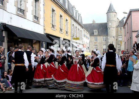 La fête des Brodeuses, ou broderie's Festival, à Pont-l'Abbé, Finistère, Bretagne, France. Banque D'Images