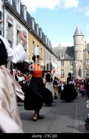 La fête des Brodeuses, ou broderie's Festival, à Pont-l'Abbé, Finistère, Bretagne, France. Banque D'Images