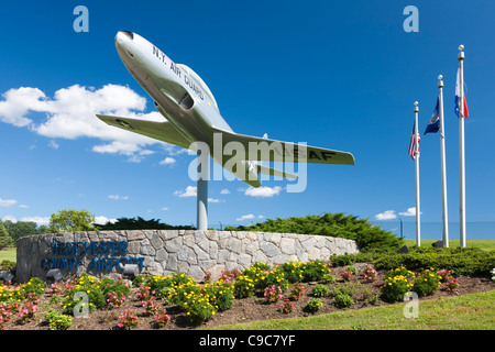 New York Air National Guard Lockheed T-33 à l'entrée de l'aéroport du comté de Westchester près de White Plains, New York. Banque D'Images