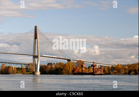 Le SkyTrain pont de New Westminster Banque D'Images