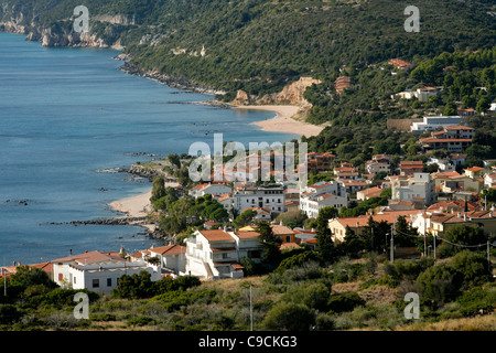 Vue sur Cala Ganone et la baie d'Orosei, Sardaigne, Italie. Banque D'Images