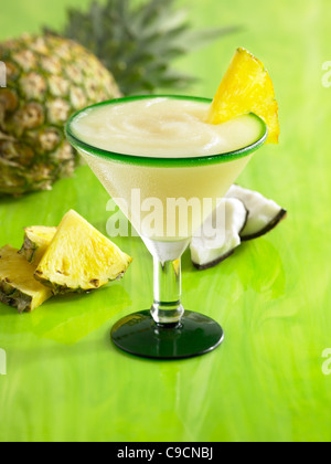 Noix de coco ananas cocktail margarita Banque D'Images