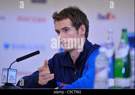 22.11.2011 Londres, Angleterre Andy Murray de Royaume-uni assiste à la conférence de presse après son match contre David Ferrer de l'Espagne au cours de la Tennis Barclays ATP World Tour Finals 2011 à l'Arena de Londres 02. Banque D'Images