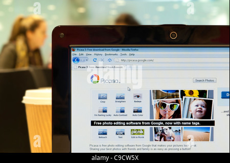 Le site Web de Picasa tourné dans un environnement (usage éditorial uniquement : -Print, télévision, e-book et le comité éditorial du site). Banque D'Images