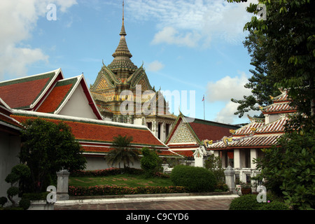 Immeubles et terrains à Wat Pho, Temple du Bouddha couché, Bangkok Banque D'Images