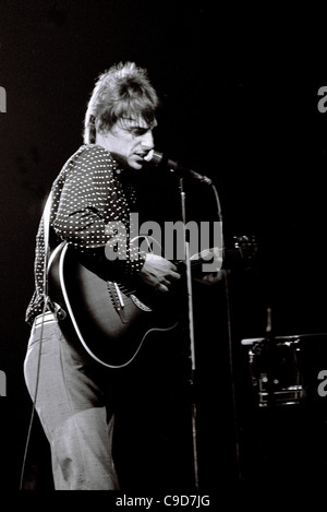 Paul Weller, de la confiture à l'Hammersmith Palais en décembre 1981 pour un spectacle CND pro Banque D'Images