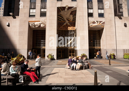 Entrée principale, 30 Comcast Building Rockefeller Center, New York Banque D'Images
