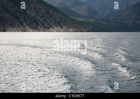 Motomarine sur le lac Chelan - Chelan County, Washington Banque D'Images