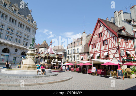 Place François Rude Dijon, Côte-d'Or, Bourgogne l'Est de la France. Banque D'Images