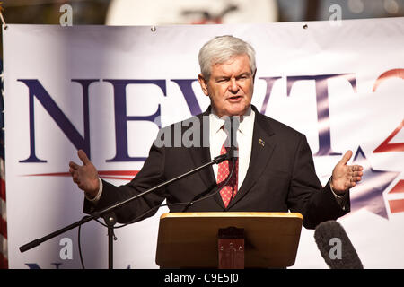 Candidat présidentiel républicain Newt Gingrich parle à une rencontre dans la vieille ville le 29 novembre 2011 à Bluffton, Caroline du Sud. Banque D'Images