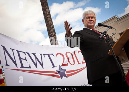 Candidat présidentiel républicain Newt Gingrich parle à une rencontre dans la vieille ville le 29 novembre 2011 à Bluffton, Caroline du Sud. Banque D'Images