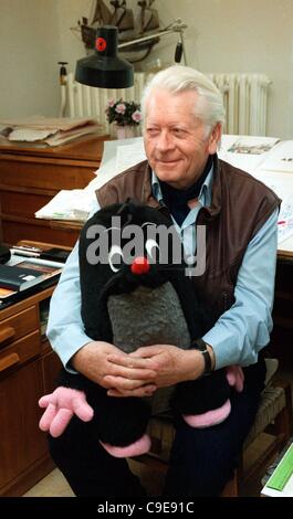 Animateur tchèque Zdenek Miler, créateur d'un personnage des dessins animés de la Mole. En République tchèque, le 22 juin 1993. (Photo/CTK Tomas Novak) Banque D'Images