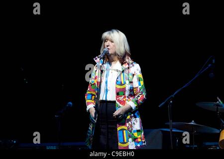 Reading, UK, 05/12/2011 : exécution de Steeleye Span en concert à la salle de Concert, Reading, au Royaume-Uni. Banque D'Images