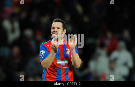 Pavel Horvath de Viktoria célèbre la victoire finale dans le groupe H de la Ligue des Champions match de football FC Viktoria Plzen vs AC Milan à Synot Tip Arena stade Eden à Prague, République tchèque, le mardi 6 décembre 2011. (Photo/CTK Michal Kamaryt) Banque D'Images