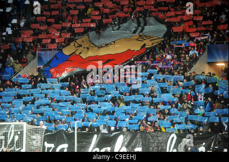 Viktoria fans lors de la Ligue des Champions finale groupe H match de football FC Viktoria Plzen vs AC Milan à Synot Tip Arena stade Eden à Prague, République tchèque, le mardi 6 décembre 2011. (CTK Photo/Vit Simanek) Banque D'Images