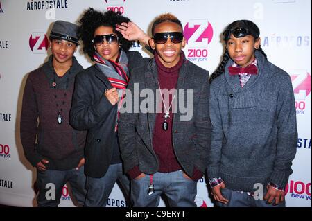 Roc Royal, Princeton, Prodigy, Ray Ray, Mindless Behavior présents pour Z100's Jingle Ball 2011 Concert, Madison Square Garden (MSG), New York, NY 9 décembre 2011. Photo par : Gregorio T. Binuya/Everett Collection Banque D'Images