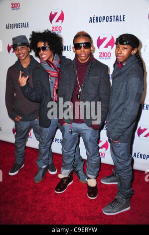 Roc Royal, Princeton, Prodigy, Ray Ray, Mindless Behavior présents pour Z100's Jingle Ball 2011 Concert, Madison Square Garden (MSG), New York, NY 9 décembre 2011. Photo par : Gregorio T. Binuya/Everett Collection Banque D'Images