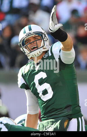 11 déc., 2011 - East Rutherford, New Jersey, États-Unis - New York Jets quarterback Mark Sanchez (6) dans la Ligue nationale de football l'action au stade de la métropolitaine à East Rutherford dans le New Jersey sentiers Kansas City New York 21 à 0 à la mi-temps (crédit Image : © Brooks von Arx/Southcreek/ZUMAPRESS.com) Banque D'Images