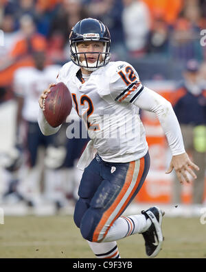 11 décembre 2011 - Denver, Colorado, États-Unis - Chicago Bears QB CALEB HANIE exécute pour le yardage contre les Denver Broncos lors du 3e trimestre à Sports Authority Field at Mile High dimanche après-midi. Les Broncos battre les blancs au OT 13-10. (Crédit Image : © Hector Acevedo/ZUMAPRESS.com) Banque D'Images