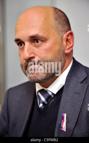 ***PHOTO***Tomas Paclik, propriétaire du FC Viktoria Plzen, représenté à Prague, en République tchèque, le 24 octobre 2011. L'équipe tchèque du FC Viktoria Plzeň jouera contre l'Allemand FC Schalke 04 en Europa League le 16 février 2012 à Pilsen. (CTK Photo/Roman Vondrous) Banque D'Images