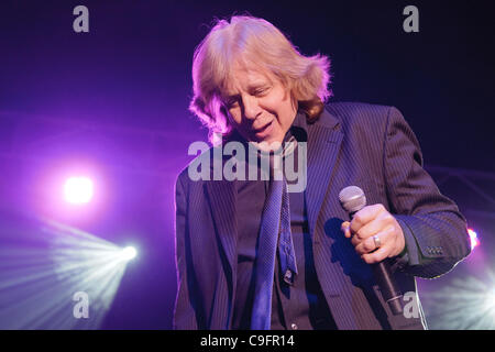 LINCOLN, CA - 15 Décembre : Eddie Money effectue en Jingle Bell Rock avec Mickey Thomas à Thunder Valley Casino Resort de Lincoln, Californie le 15 décembre 2011 Banque D'Images