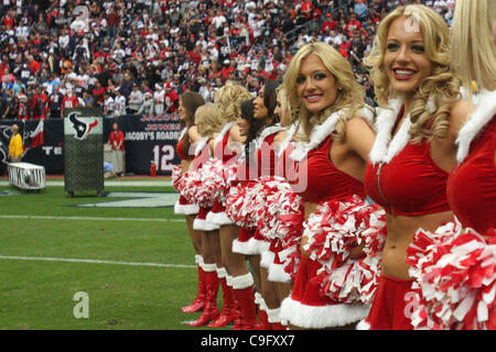 18 déc., 2011 - Houston, Texas, États-Unis - Houston Texans Les cheerleaders de l'alignement pour l'introduction des joueurs. Défait les Carolina Panthers 28-13 Houston Texans au Reliant Stadium de Houston au Texas. (Crédit Image : © Luis Leyva/ZUMAPRESS.com)/Southcreek Banque D'Images