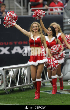 18 déc., 2011 - Houston, Texas, États-Unis - Houston Texans de meneurs de venir sur le terrain pour divertir les fans. Défait les Carolina Panthers 28-13 Houston Texans au Reliant Stadium de Houston au Texas. (Crédit Image : © Luis Leyva/ZUMAPRESS.com)/Southcreek Banque D'Images