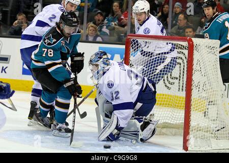 21 décembre 2011 - San Jose, Californie, États-Unis - au cours de la partie de la LNH entre les Sharks de San Jose et le Lightning de Tampa Bay. Les Sharks de San Jose mener le match 5-0 dans la première période. (Crédit Image : © Dinno Kovic/Southcreek/ZUMAPRESS.com) Banque D'Images