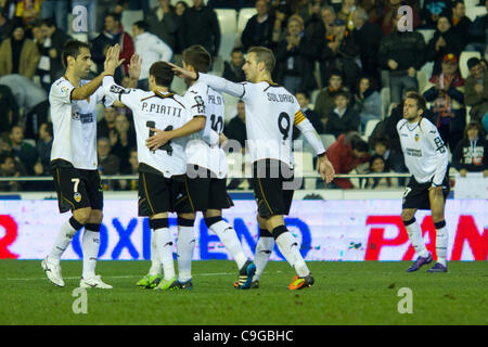 22/12//2011. Valencia, Espagne Copa del Rey, Football - Espagne - Valencia CF vs FC Cadix - 16e de finale --------- Valencia CF joueurs célébrant deuxième but Banque D'Images