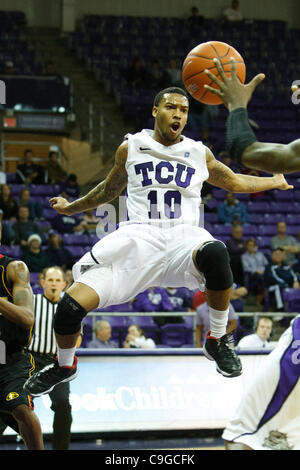 22 déc., 2011 - Fort Worth, Texas, US - TCU Horned Frogs Guard Hank épines (10) au cours de l'action entre la Grambling State Tigers et le TCU Horned Frogs. Défaites TCU Grambling State 85-53 à Daniel-Meyer Coliseum. (Crédit Image : © Andrew Dieb/ZUMAPRESS.com)/Southcreek Banque D'Images