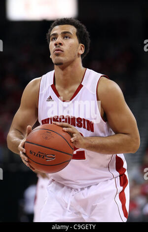 23 décembre 2011 - Madison, Wisconsin, États-Unis - Wisconsin guard Traevon Jackson # 12 à la ligne. Le Wisconsin Badgers défait l'état de Mississippi Valley Devils 79-45 Delta au Kohl Center à Madison, Wisconsin. (Crédit Image : © John Fisher/Southcreek/ZUMAPRESS.com) Banque D'Images