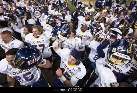 28 décembre 2011 - Washington, District de Columbia, États-Unis d'Amérique - Toledo joueurs célébrer après avoir battu Air Force dans le bol militaire 2011 Mercredi, 28 décembre 2011 à RFK Stadium de Washington DC (crédit Image : © Saquan ZUMAPRESS.com)/Southcreek/Stimpson Banque D'Images