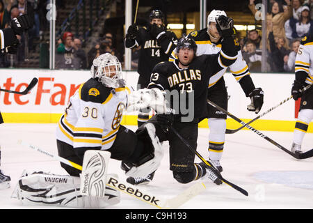 31/12/2011 - Dallas, Texas, US - Ancien Bruin Boston et Dallas Stars actuelles de l'avant Michael Ryder (73) marque contre son ancienne équipe au cours de la veille du jour de l'action entre les Stars de Dallas et les Bruins de Boston. Dallas bat Boston 4-2 à l'American Airlines Center (crédit Image : © Andrew J/S Banque D'Images