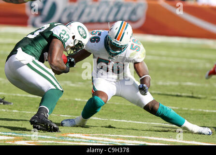 1 janvier, 2012 Gaedens - Miami, Floride, États-Unis - New York Jets d'utiliser de nouveau Shonn Greene (23) pendant le jeu entre les dauphins et les Jets au Sun Life Stadium de Miami Gardens en Floride. Défaite des Dolphins de Miami New York Jets 19 - 17 (Crédit Image : © Luis Blanco/Southcreek/ZUMApress.com) Banque D'Images