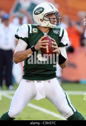 1 janvier, 2012 Gaedens - Miami, Floride, États-Unis - New York Jets quarterback Mark Sanchez (6) pendant le jeu entre les dauphins et les Jets au Sun Life Stadium de Miami Gardens en Floride. Défaite des Dolphins de Miami New York Jets 19 - 17 (Crédit Image : © Luis Blanco/Southcreek/ZUMApress.com) Banque D'Images