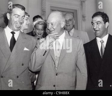 30 décembre 2011 - JOE DIMAGGIO avec Rocky Marciano vous luncehon ont du président Eisenhower à la Maison Blanche.(Image Crédit : Â© Globe Photos/ZUMAPRESS.com) Banque D'Images