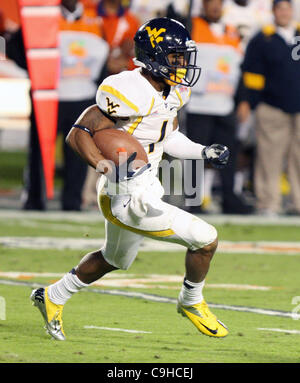 Le 4 janvier 2012 Gaedens - Miami, Floride, États-Unis - la Virginie de l'Ouest à l'intérieur receveur Tavon Austin (1) en action au cours de l'Orange Bowl entre West Virginia et Clemson au Sun Life Stadium de Miami Gardens en Floride. La défaite de la Virginie de l'Ouest 70-33 Clemson (crédit Image : © Luis Blanco/Southcreek/ZUMApress.com) Banque D'Images