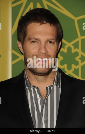 8 janvier 2012 - Los Angeles, Californie, États-Unis - Geoff Stults participant à la TCA Hiver FOX All-Star a tenu au château vert dans Pasadena, Californie le 1/8/12. Crédit Image : 2012(Â© D. Long/Globe Photos/ZUMAPRESS.com) Banque D'Images