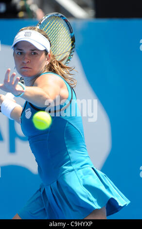 10.01.2012 Sydney, Australie. Dulgheru en action au cours de la deuxième série jeu.Alexandra Dulgheru (ROU) V Petra Kvitova (CZE). Kvitovai bat Dulgheru 7-5 3-6 6-4 sur le court central à l'Australian International Apia Banque D'Images