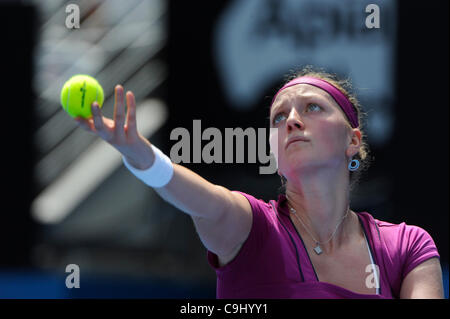 10.01.2012 Sydney, Australie. Kvitova en action au cours de la deuxième série jeu.Alexandra Dulgheru (ROU) V Petra Kvitova (CZE). Kvitovai bat Dulgheru 7-5 3-6 6-4 sur le court central à l'Australian International Apia Banque D'Images