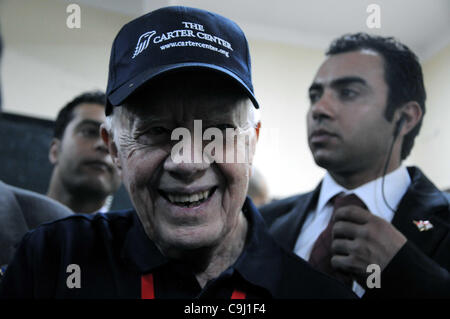 10 janvier 2012 - L'Egypte, l'Egypte - Jimmy Carter's au niveau de la tige Farag l'école. Au cours de sa présidence dans les années 1970, Carter a aidé le courtier de l'Accords de Camp David qui a conduit à un accord de paix de 1979 entre Israël et l'Egypte. -- La visite de Jimmy Carter à l'élection du comité au niveau de l'école. Farag L'ancien Président des États-Unis Banque D'Images