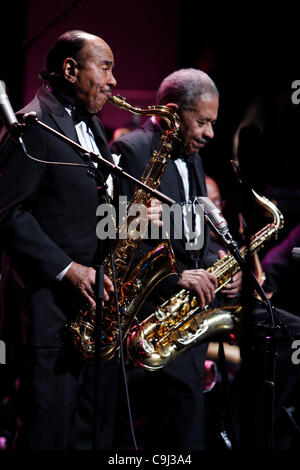 Frank Wess ;Benny Golson ; à la NEA Jazz Masters 2012 Cérémonie de remise des prix et concert le 10 janvier 2012 à Jazz at Lincoln Center's Rose Hall. Crédit photo ; Rahav Iggy Segev/ Photopass.com Banque D'Images