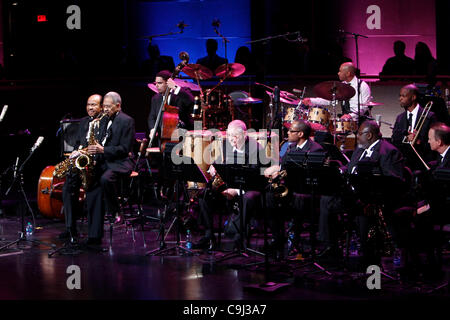 Frank Wess ;Benny Golson ; à la NEA Jazz Masters 2012 Cérémonie de remise des prix et concert le 10 janvier 2012 à Jazz at Lincoln Center's Rose Hall. Crédit photo ; Rahav Iggy Segev/ Photopass.com Banque D'Images